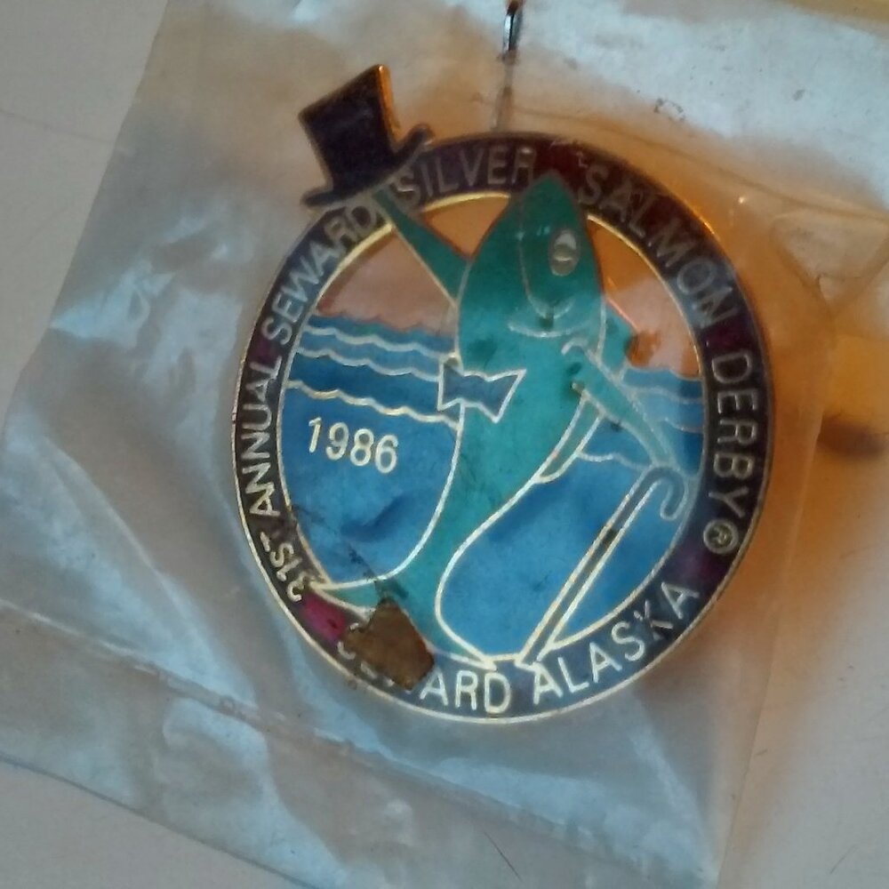 Vintage Alaska 1986 Pin 31st Annual Silver Salmon Derby Original Package